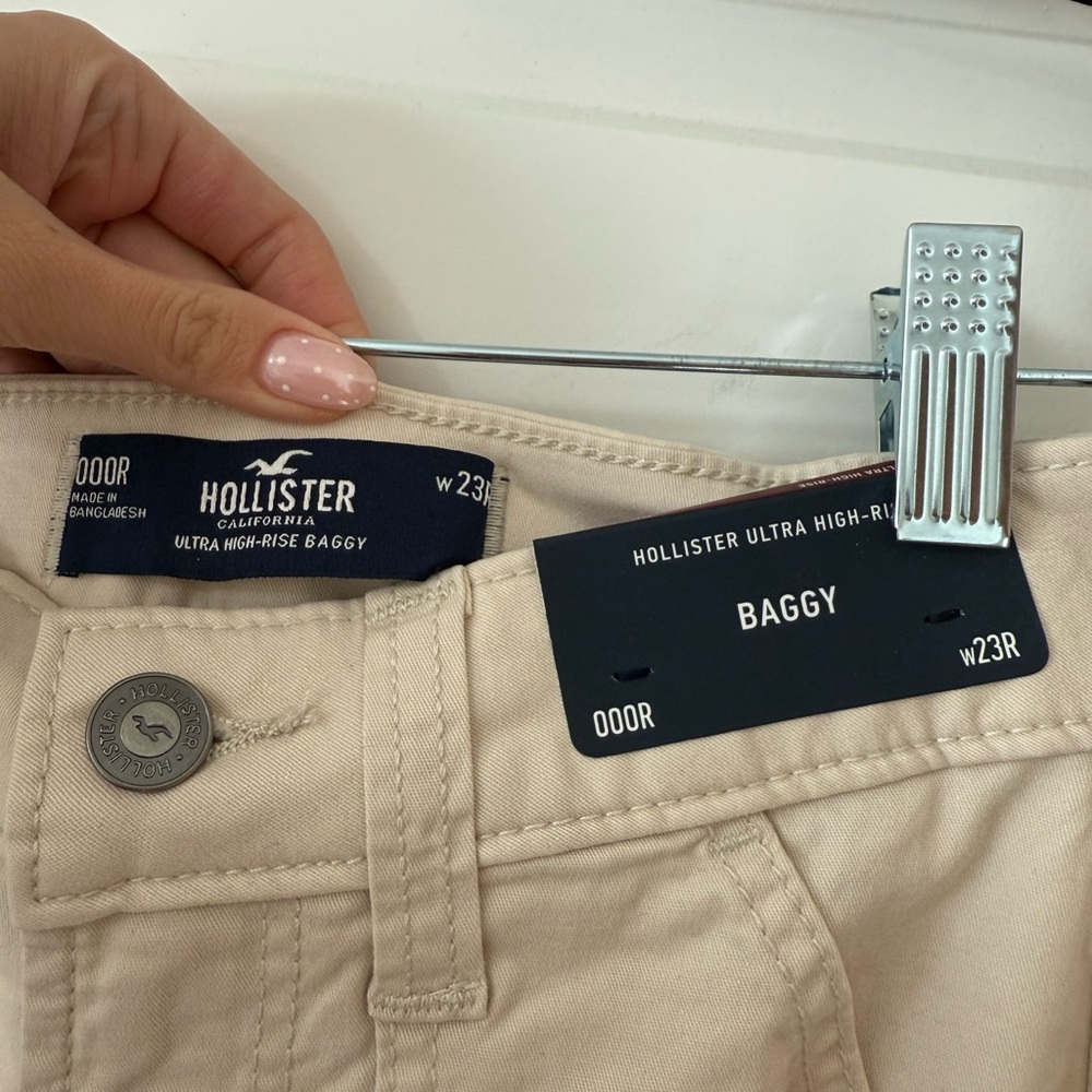 HOLLISTER | Ultra High-Rise Baggy 3-Pocket Cargo Pants Cream | SIZE 23 - Picture 7 of 8